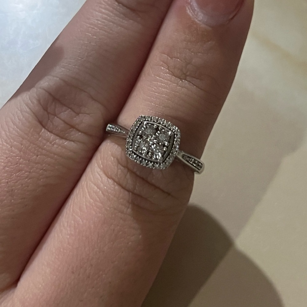 Elegant Silver Women's Ring